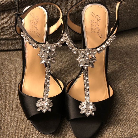 NWOT Jewel Badgley Mischka Leeane T-Strap Heel - Picture 2 of 6